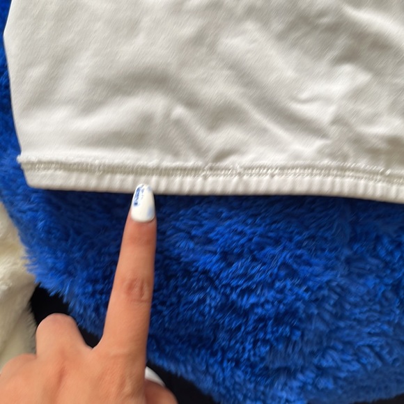 White lululemon bra size 6 - Picture 3 of 4